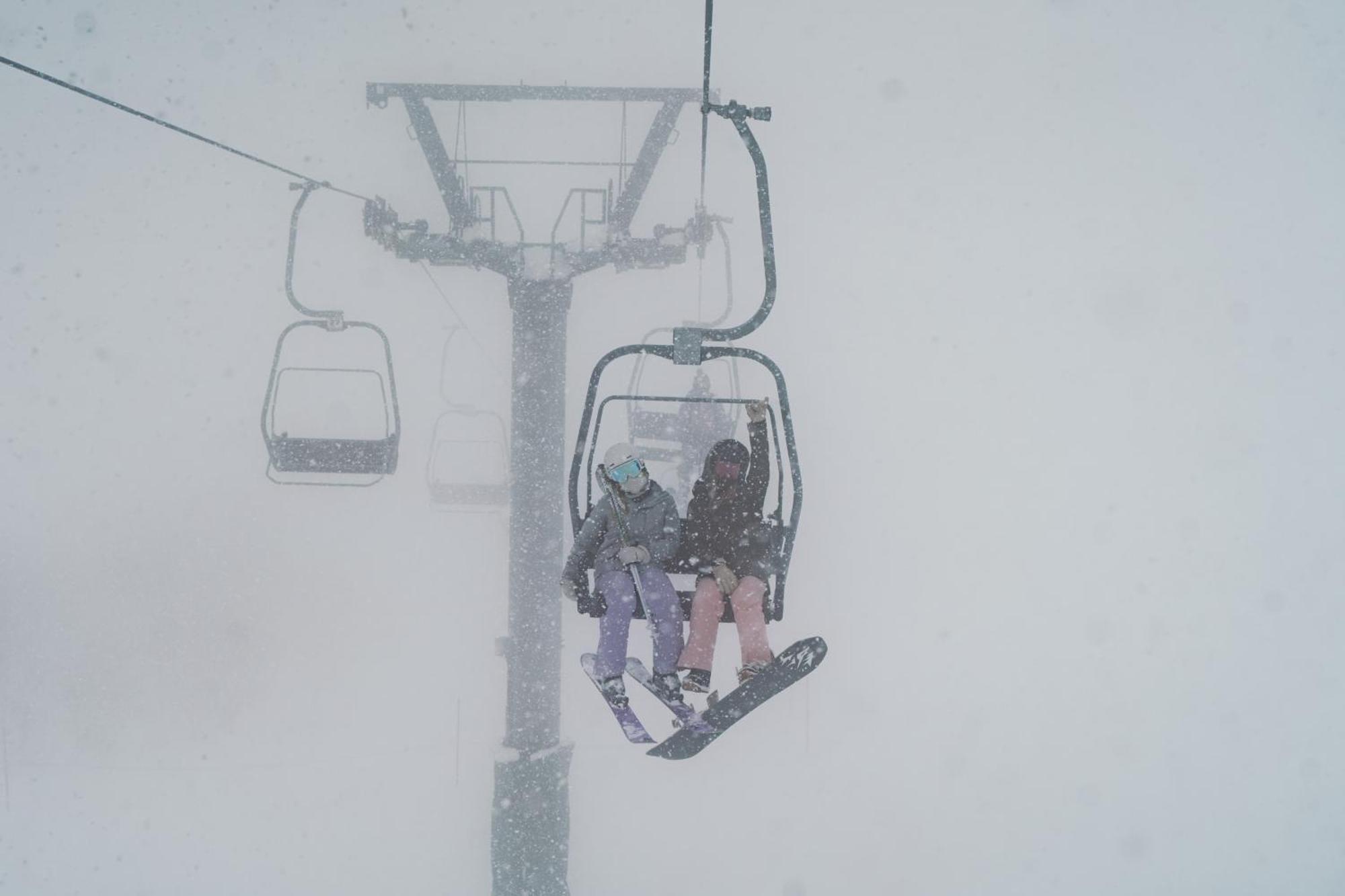 Alpenglow Lodges Ginkei Niseko Bagian luar foto